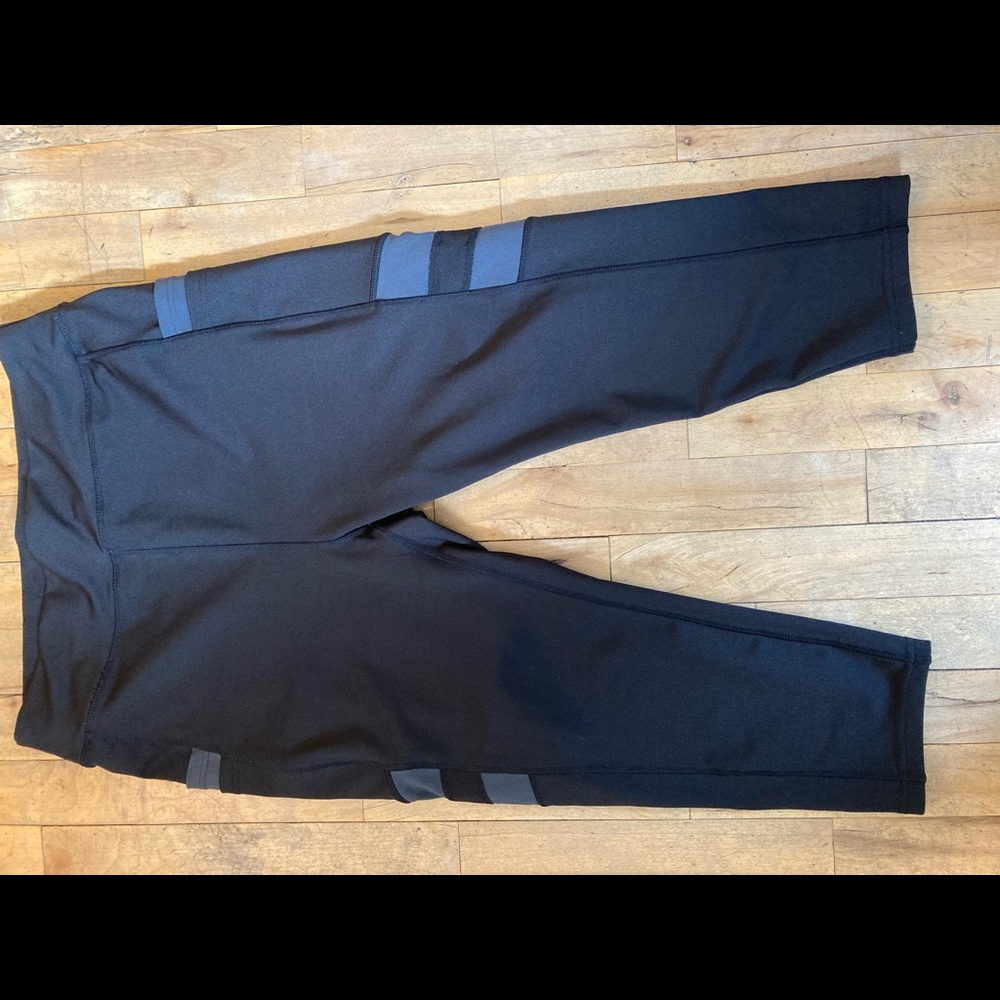 Pop Fit Crop Legging w/ Pockets